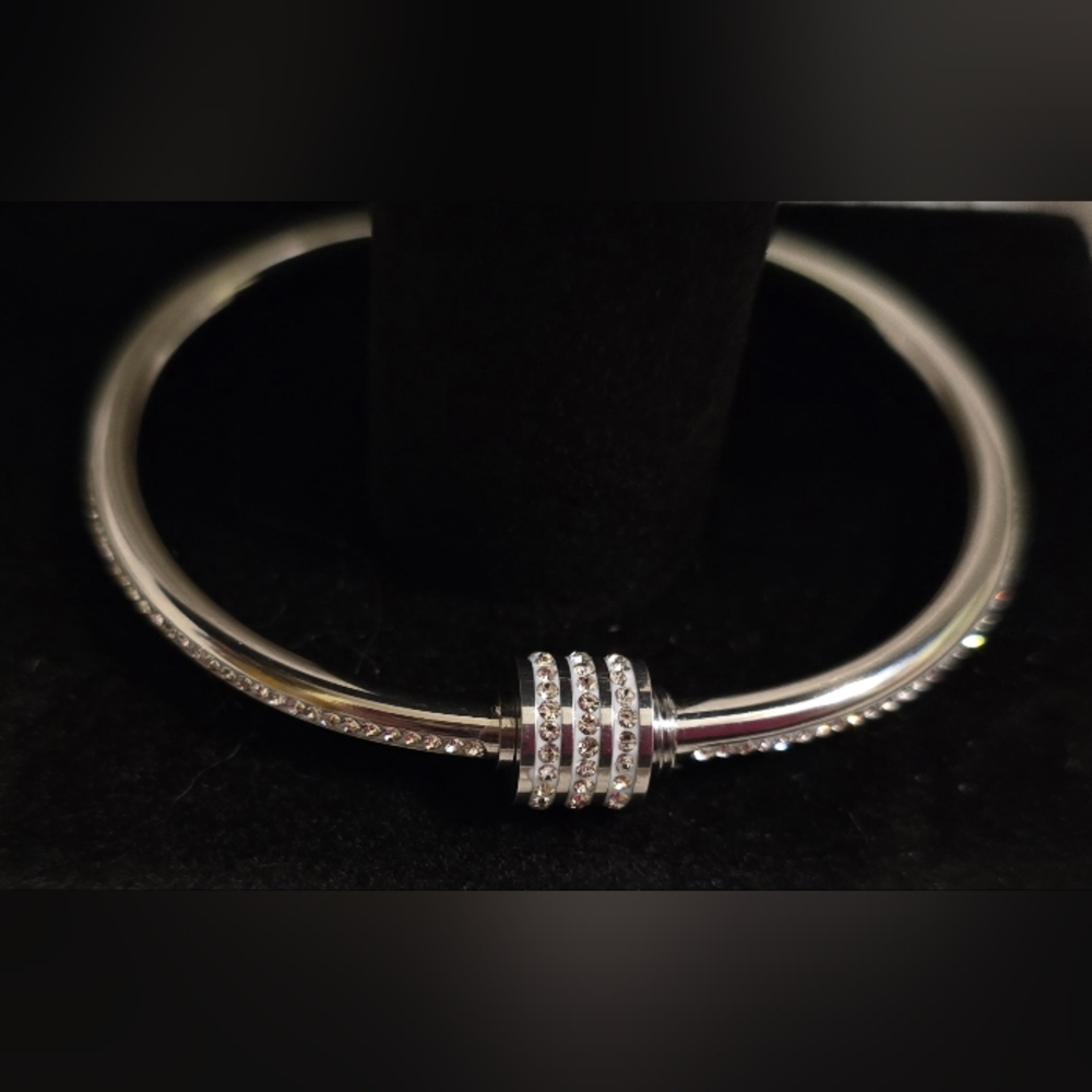 Stainless Steel White Gold Overlay Crystal Bracelet 7.5" NWT - Picture 2 of 3